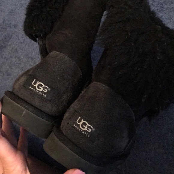 UGGS! - Picture 3 of 3